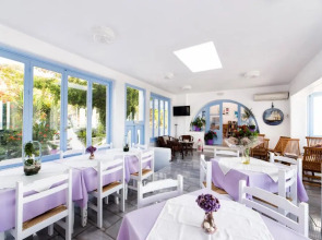 Stratos Studios & Apartments