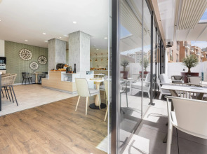 Отель Malaga Alameda Centro Affiliated by Meliá