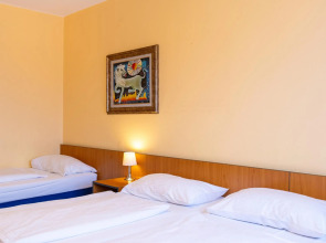 Good Morning + Berlin City East