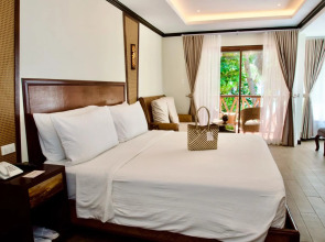 Red Coconut Beach Hotel