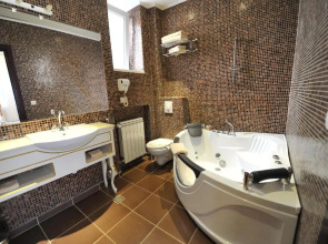 Queen's Astoria Design Hotel