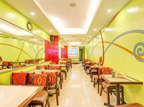 Townhouse OAK Makati Manila Near PNR Pasay Evangelista formerly VIP Suites