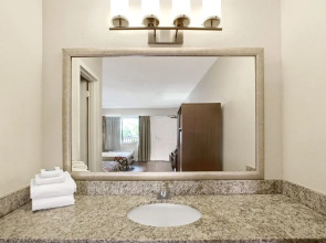 Super 8 by Wyndham Orlando International Drive