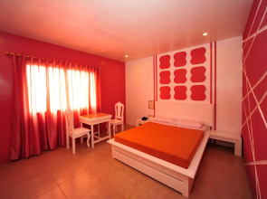 Hollywood Drive-In Hotel