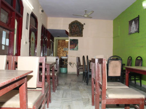 Hotel Raj Bed & Breakfast