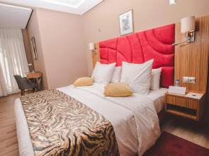 New Art's DownTown Hotel