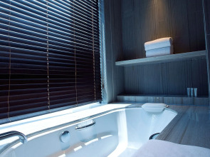 HUALUXE Wuxi Taihu by IHG