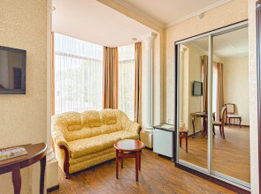 Отель «Зенит»