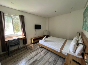 Blue Lagoon Inn & Suites