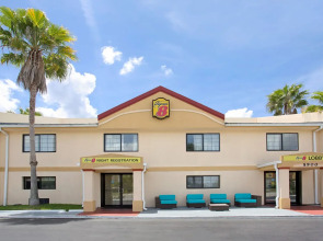 Super 8 by Wyndham Orlando International Drive