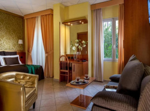 In Roma Vale & Hillary Colosseo