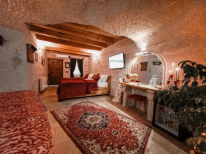Zeus Cave Suites