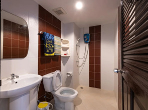 Baan Yuyen Karon Guesthouse