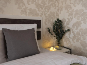 Bon voyage на улице Довженко