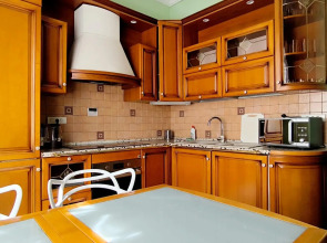 Tverskaya Street (Тверская Стрит) на улице Тверская 6 строение 1