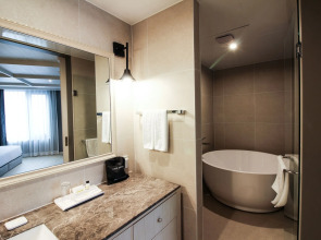 Golden Tulip Ever Yongin Hotel