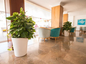 Отель Amic Miraflores