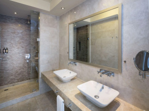 Titanic Business Kartal