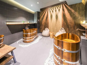 Отель Wellton Riverside Spa 