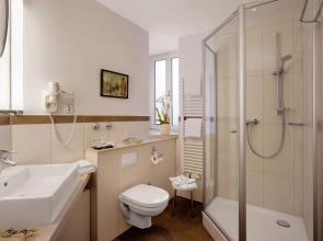 Alpen Hotel München