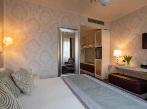 Carnival Palace Hotel