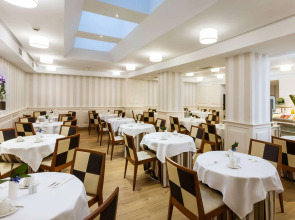 Отель Sercotel Gran Hotel Conde Duque