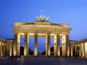 greet Berlin Alexanderplatz