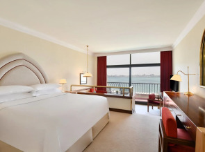 Sheraton Grand Doha Resort & Convention Hotel