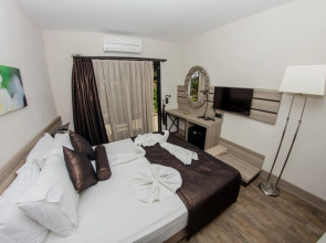 S3 Seahorse Beach Club & Hotel