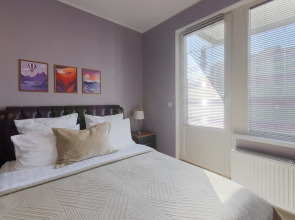 БелосНежность на набережной Обводного канала 108