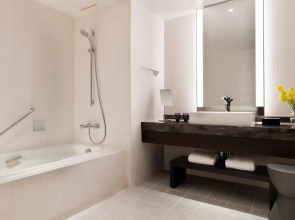 Courtyard by Marriott Shin-Osaka Station