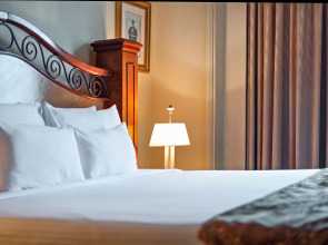 Waterfront Cebu City Hotel & Casino