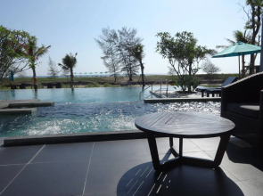 Le Coral Beach Resort and Cafe