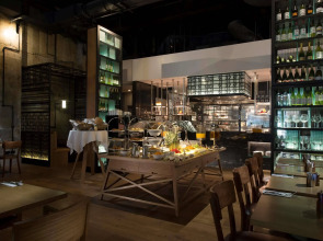 DoubleTree by Hilton Hotel Melbourne - Flinders Street