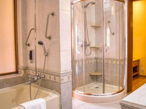 Acron Candolim Regina