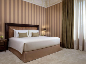 Anantara Palazzo Naiadi Rome Hotel