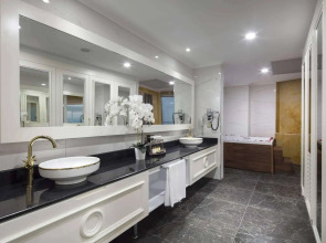 Granada Luxury Beach 