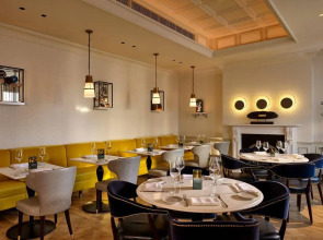 100 Queen's Gate Hotel London Kensington, Curio Collection by Hilton