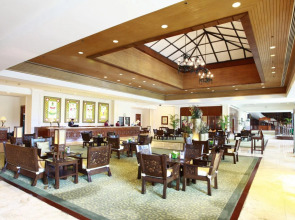 Waterfront Airport Hotel & Casino