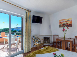 Canavial I & II Apartments