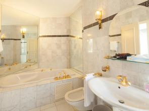 Central Continental Hotel