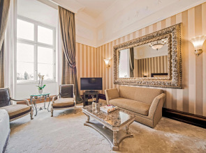 Anantara Palazzo Naiadi Rome Hotel