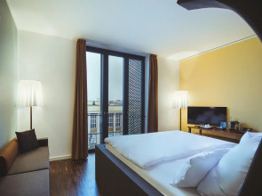 Numa Berlin Weinmeister