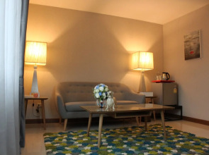 Chala Number 2 Art and Gallery House