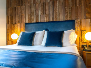 Ambra Cortina Luxury & Fashion Boutique Hotel