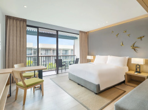 Le Meridien Khao Lak Resort & Spa