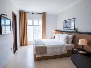 The Alcove Library Hotel