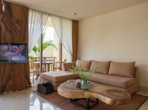 Курорт Komaneka at Tanggayuda