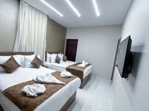 Shadow Pyramids View INN