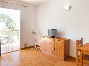 Aparthotel Puerto Cala Vadella